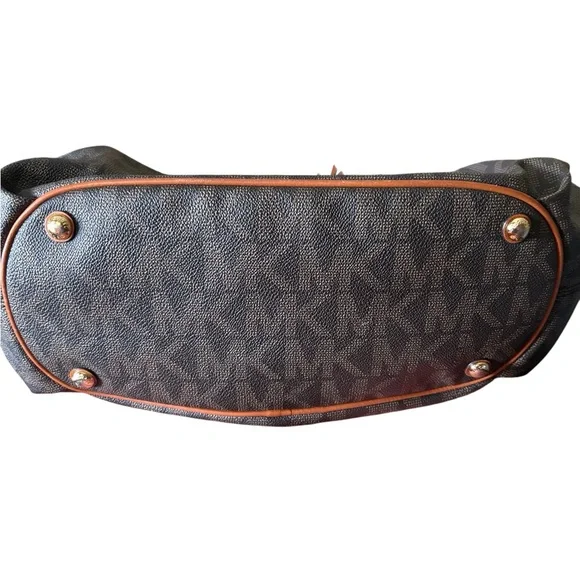 Michael Kors Jet Set Large Gathered Tote - Picture 11 of 11